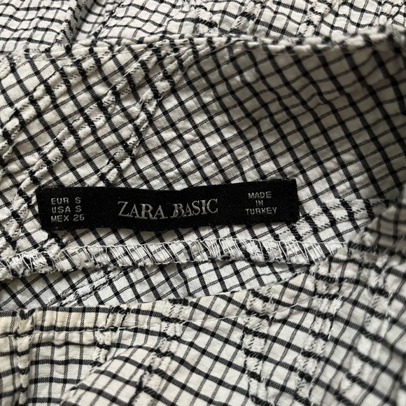 Zara light cotton blend black and white checked top with 2 black bows in back - Picture 2 of 4